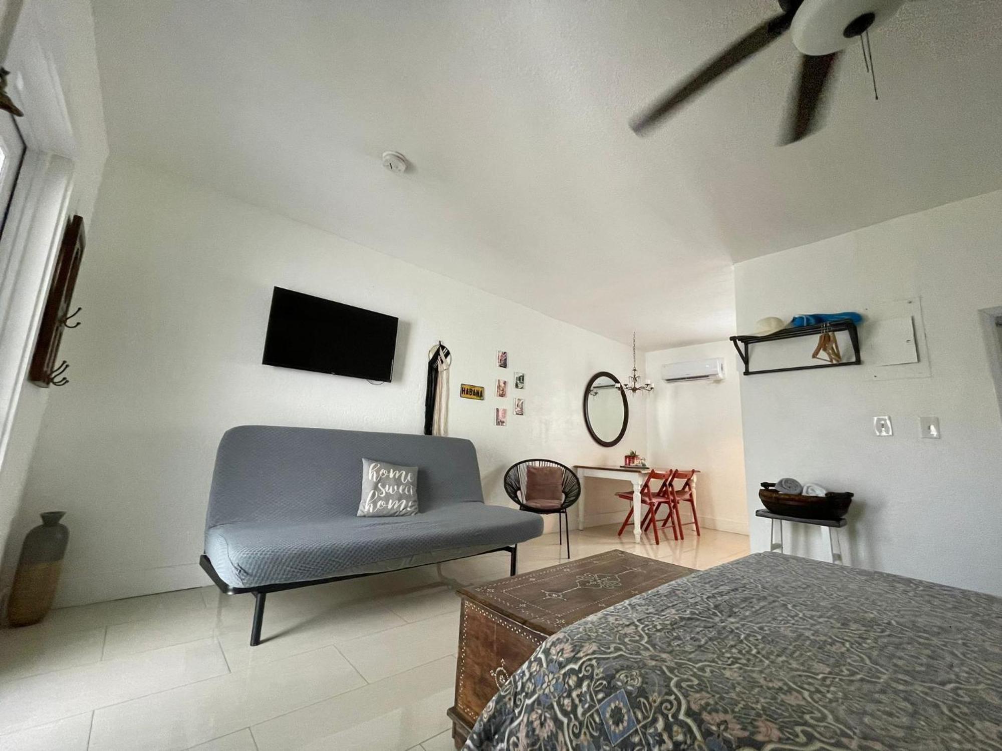 Private Studio Blocks From Coconut Grove Miami Eksteriør billede